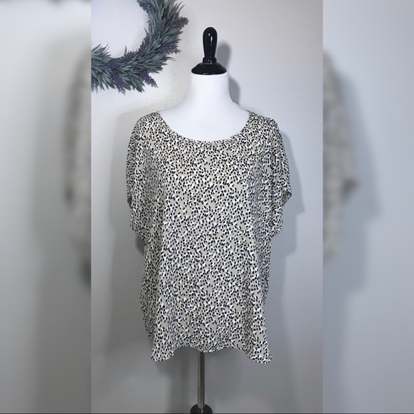 Banana Republic Printed Short Sleeve Blouse NWT - Picture 1 of 15